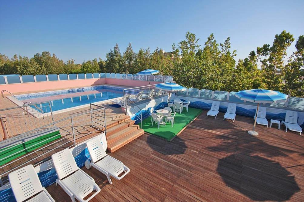 Bazén v ubytování Hotel Silvaion nebo v jeho okolí