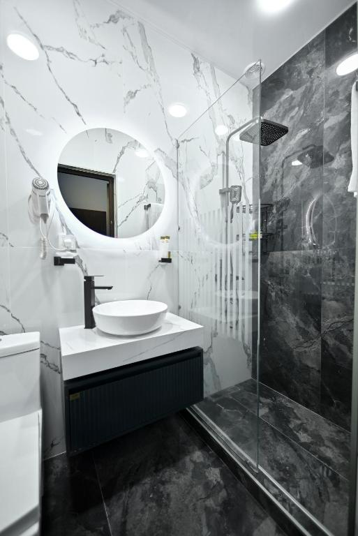 Koupelna v ubytování Address Hotel Yerevan by Imperial