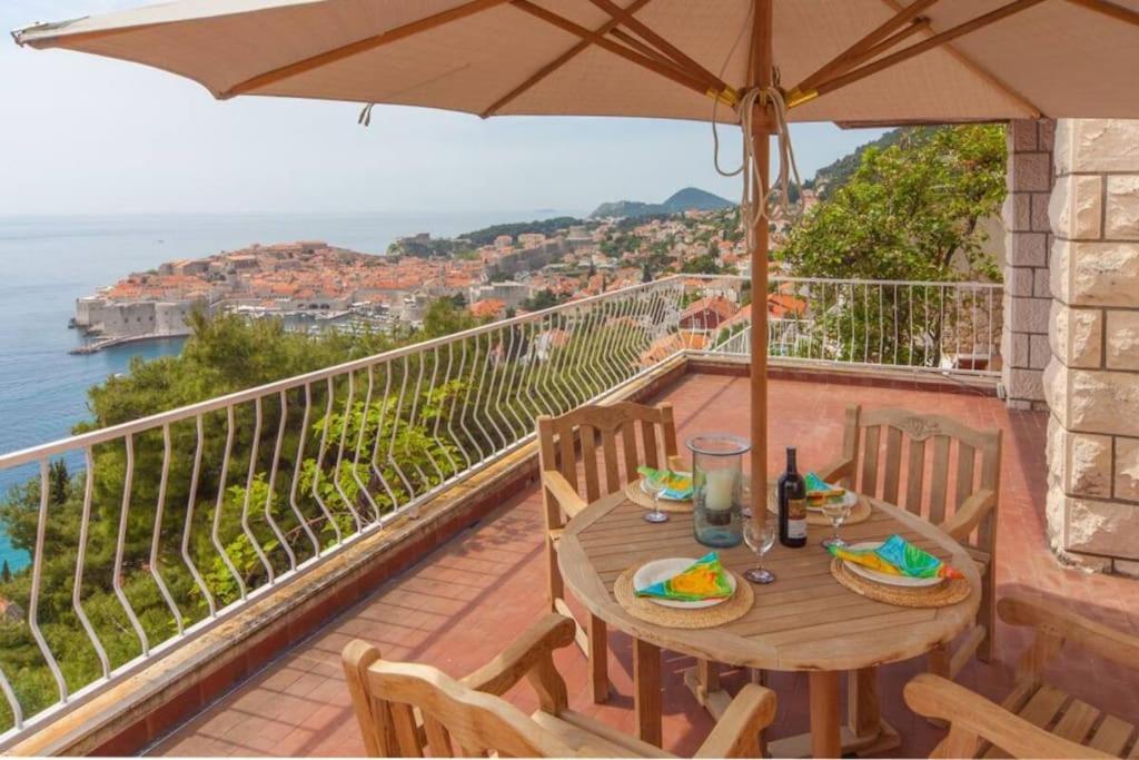 Villa Sofia - Amazing Views - "10 min walk from main beach and old town"