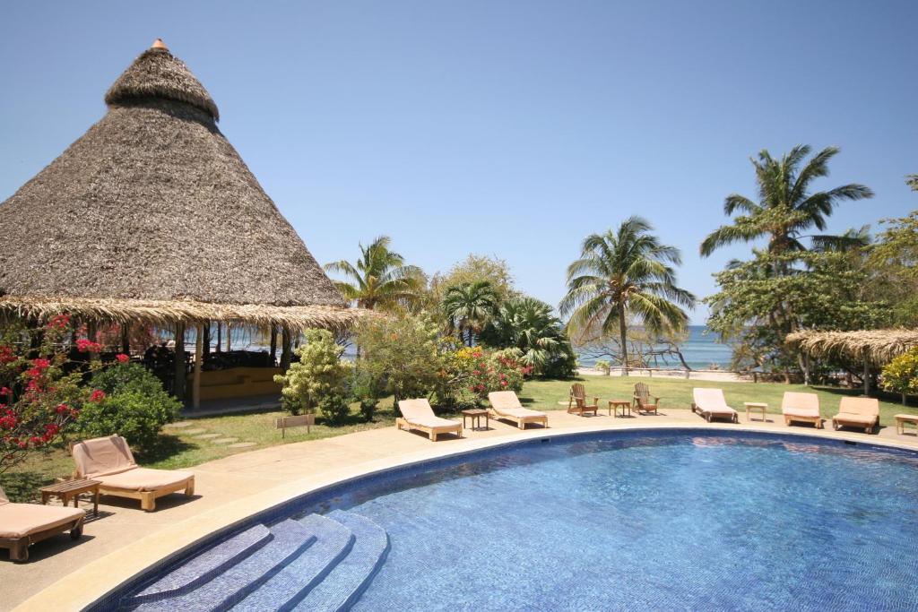 Bazén v ubytování Hotel Playa Negra nebo v jeho okolí