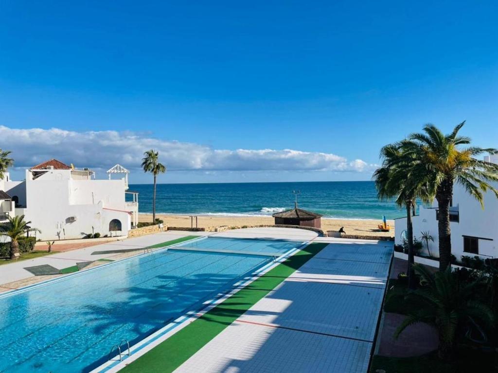 Bazén v ubytování Excelent Chalet Triplex in Kasr Rimal-Kabila Tetouan nebo v jeho okolí