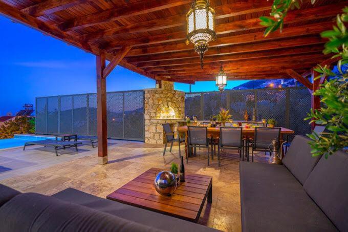 Bazén v ubytování Villa Bahari Kalkan nebo v jeho okolí