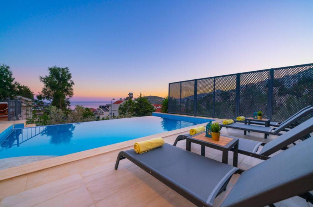 Bazén v ubytování Villa Bahari Kalkan nebo v jeho okolí