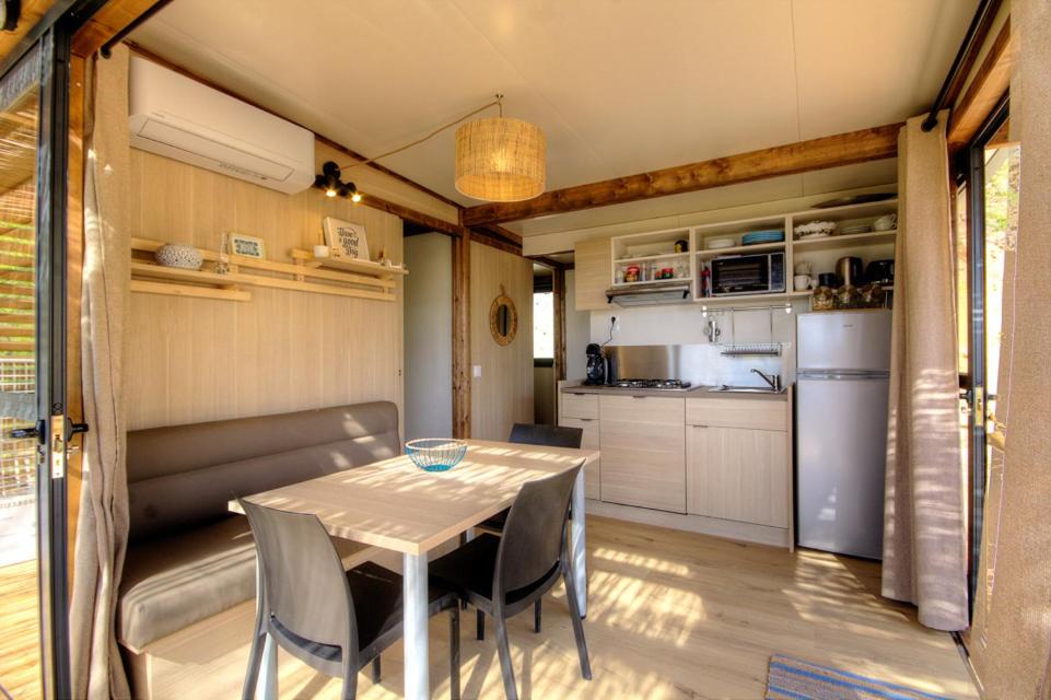Kuchyň nebo kuchyňský kout v ubytování CHALET U Castagnu