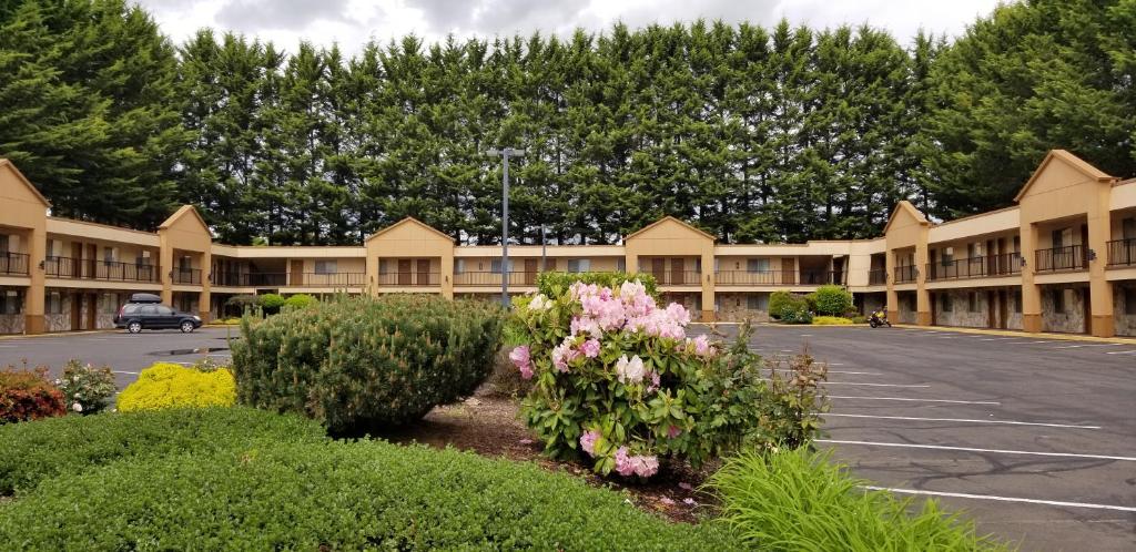 McMinnville Inn - Housity