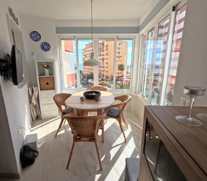 TV a/nebo společenská místnost v ubytování Estudio Torrox Beach