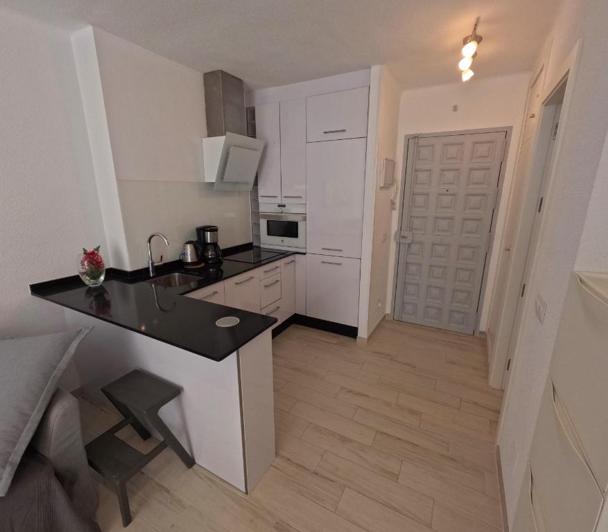 Kuchyň nebo kuchyňský kout v ubytování Estudio Torrox Beach