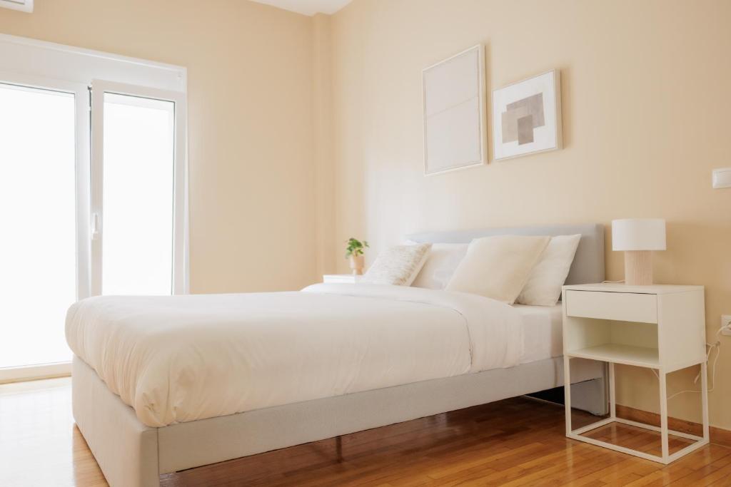 Modern 2BDR Apt - 2' to Metro - Direct to Acropolis