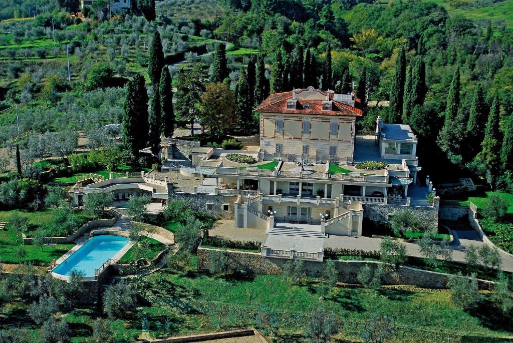 Bazén v ubytovaní Villa la Borghetta Spa Resort alebo v jeho blízkosti