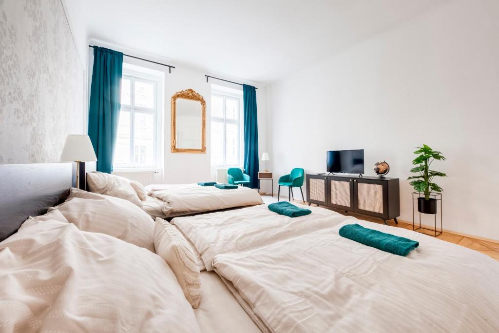 Postel nebo postele na pokoji v ubytování City center premium apartment Bohemia
