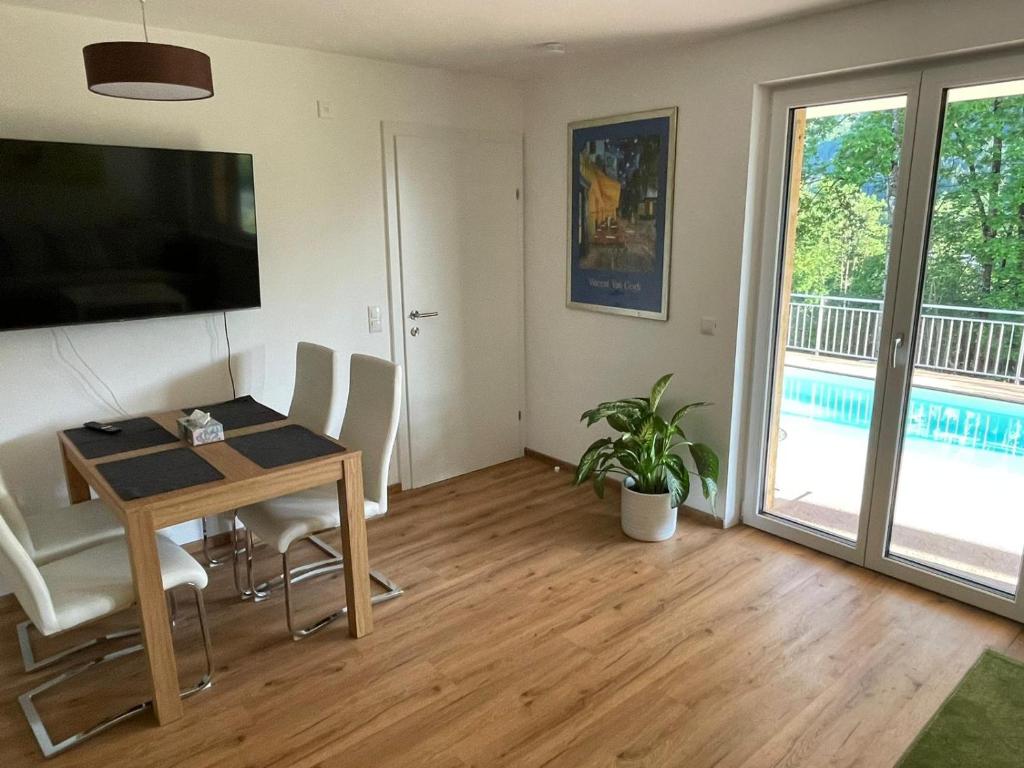TV a/nebo společenská místnost v ubytování Salzkammergut View