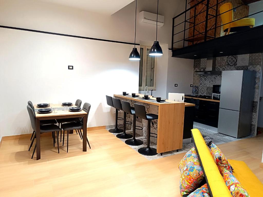 Kuchyň nebo kuchyňský kout v ubytování Ti Scialìi Loft
