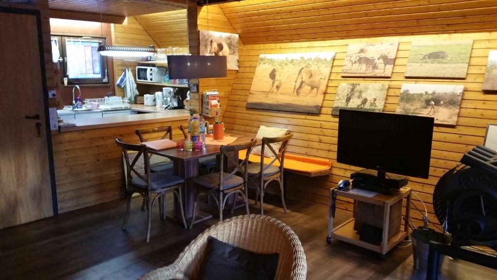 Kuchyň nebo kuchyňský kout v ubytování Haus Tsavo