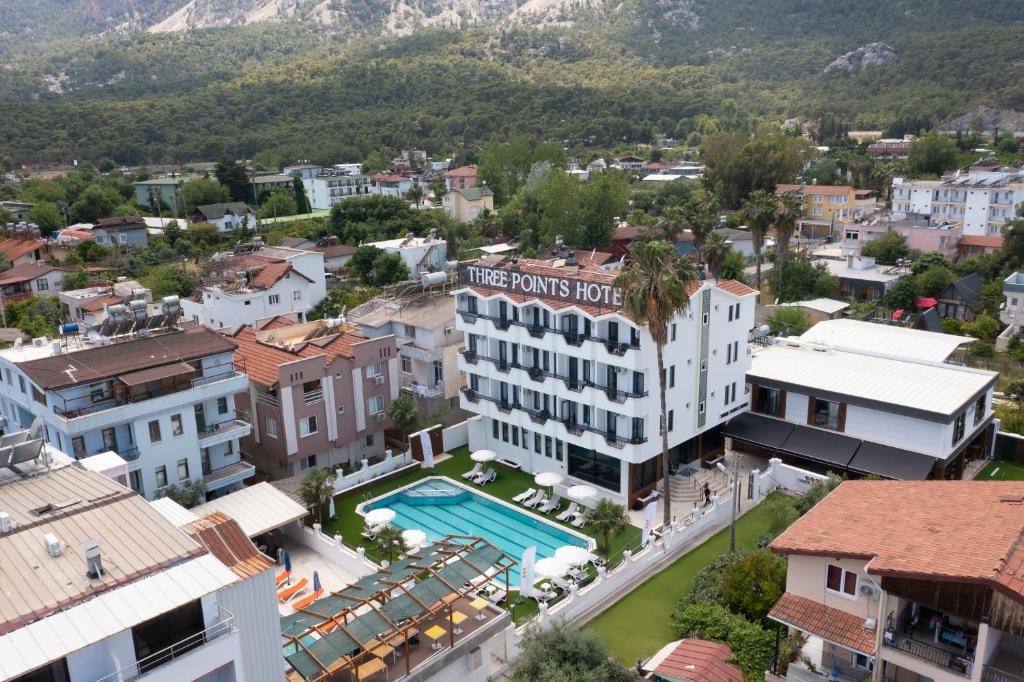 Nespecifikovaný výhled na hory nebo výhled na hory při pohledu z hotelu