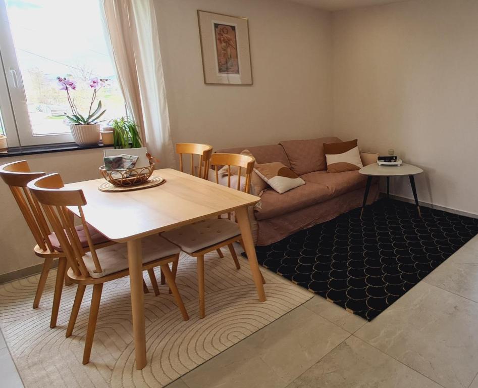 Zonă de luat masa în acest apartament