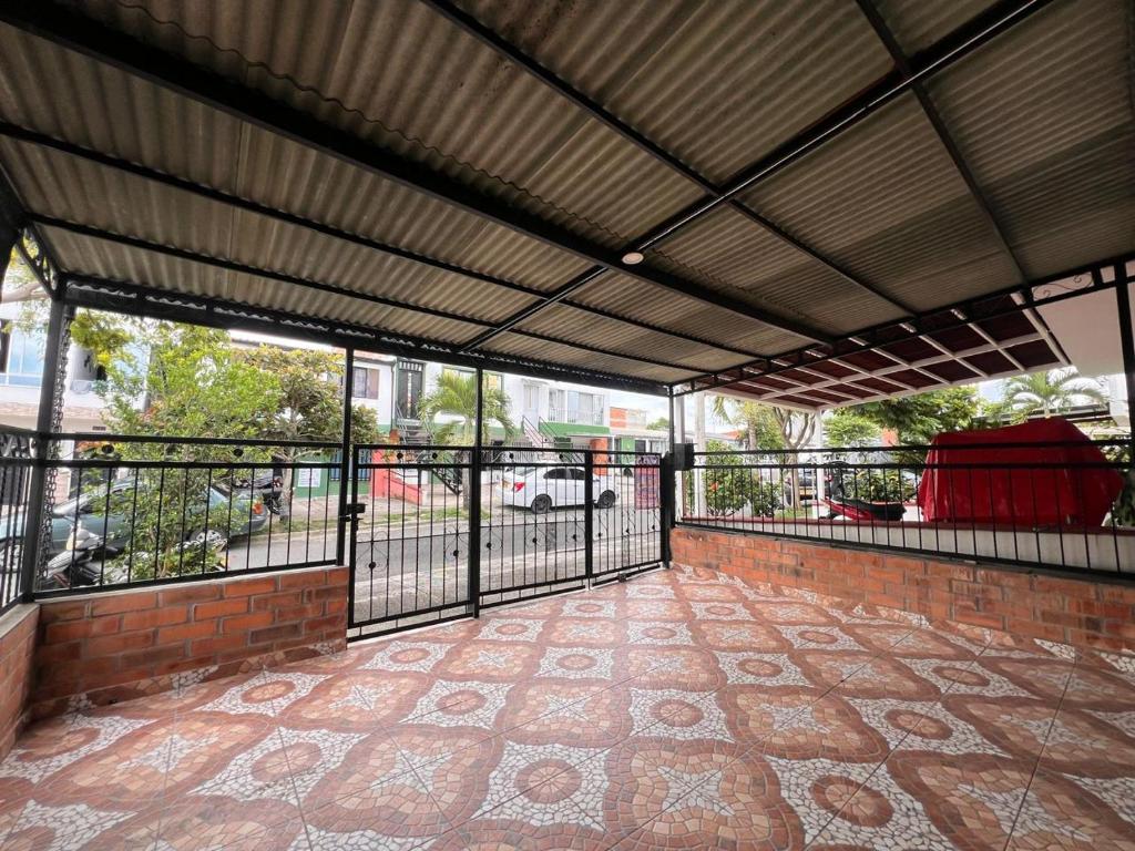 Rõdu või terrass majutusasutuses Casa amplia cerca a UKUMARI parque CONSOTA y excelentes restaurantes