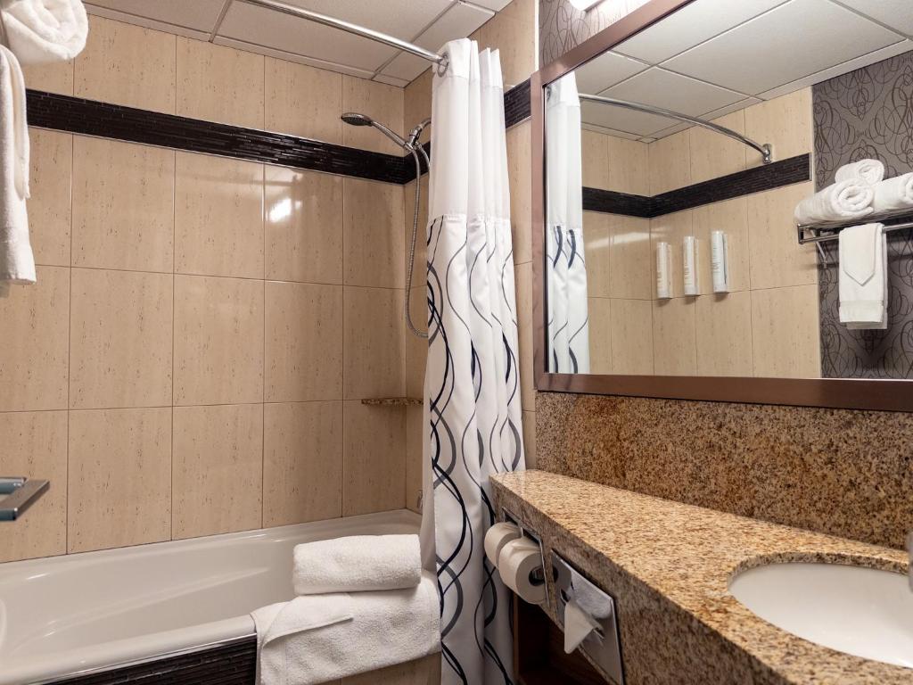 Carriage House Hotel and Conference Centre - Resim 35