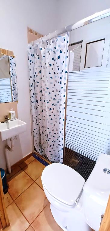 Kúpeľňa v ubytovaní Can Trafalgar - Casita en pueblo marinero