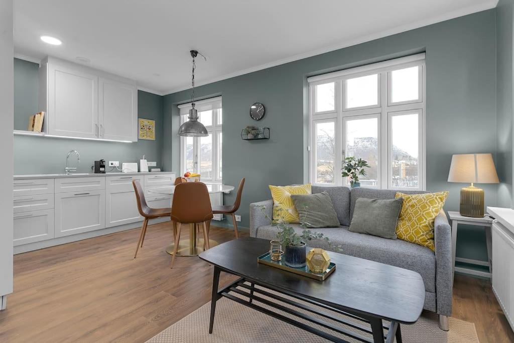 Η κουζίνα ή μικρή κουζίνα στο Charming apartment in Selfoss center