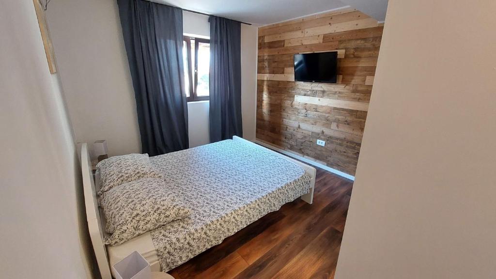 Postel nebo postele na pokoji v ubytování Apartments with a parking space Jelsa, Hvar - 5703