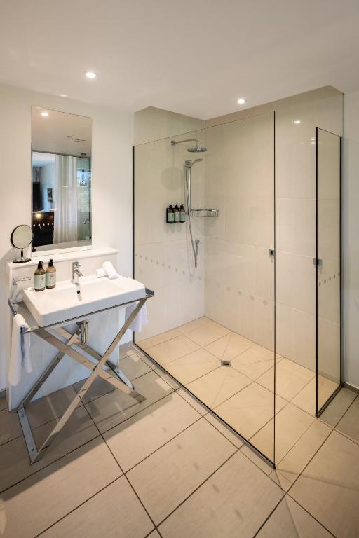 Queenstown Park Boutique Hotel photo