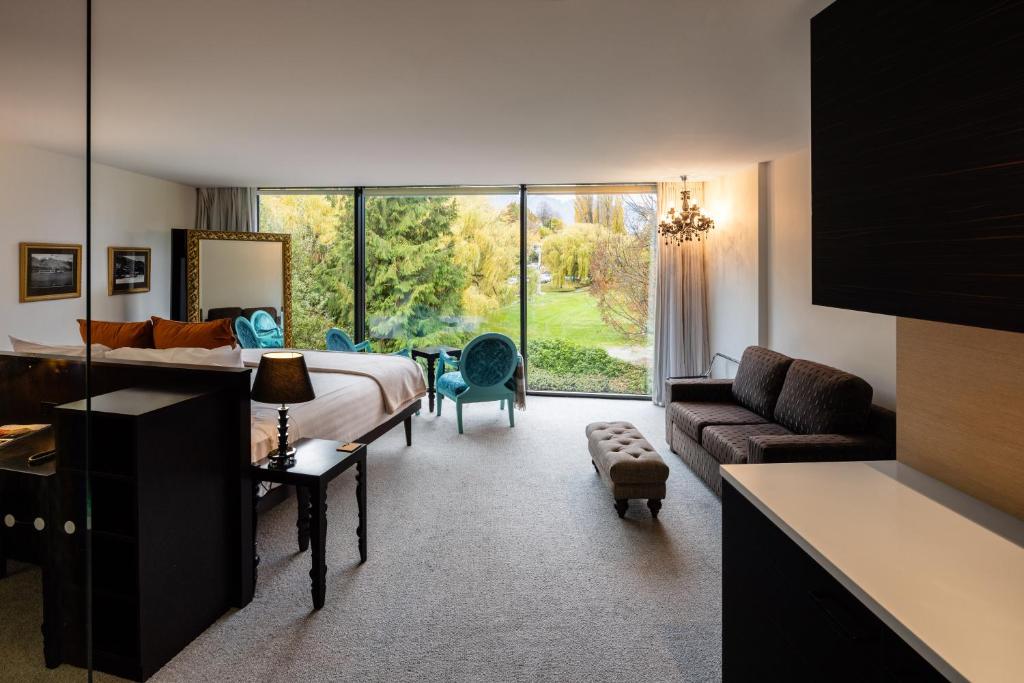 Queenstown Park Boutique Hotel photo