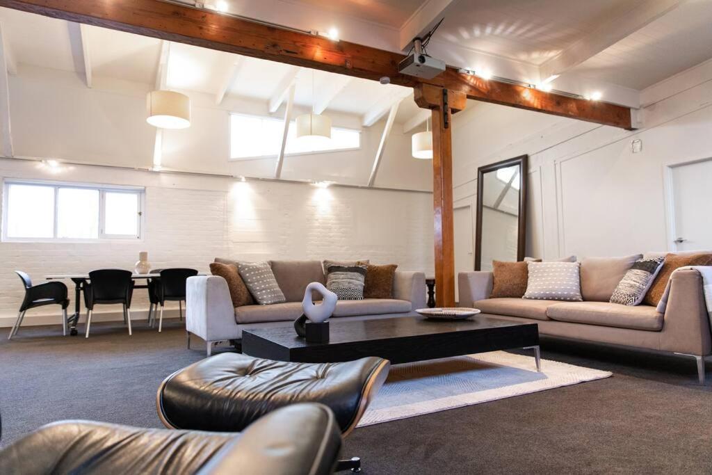 True New York style Newmarket Loft Apartment, Auckland (updated prices ...