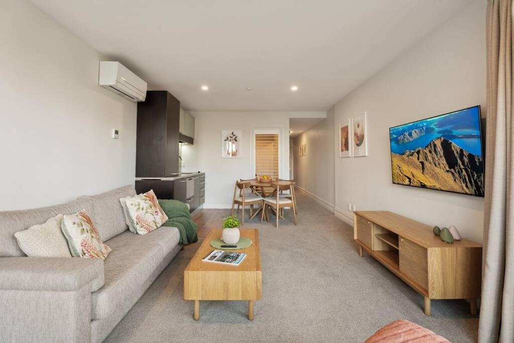 The Beacon - 2 Bedroom Town Centre Apartment 620 - Resim 5