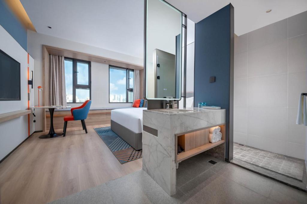 Holiday Inn Express Suzhou Shihu University Town - Standard Zimmer Mit Kingsize-Bett