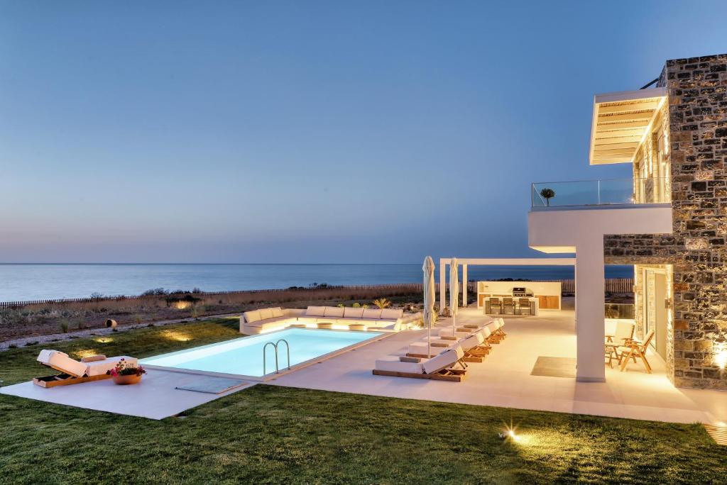 Bazén v ubytování OLIVIA'S Villas nebo v jeho okolí