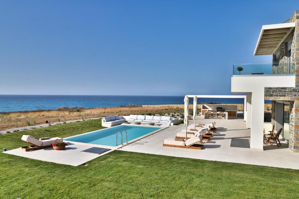 Bazén v ubytování OLIVIA'S Villas nebo v jeho okolí