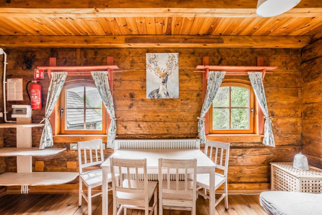 Osada Jelonki Wielka Puszcza - Maison De Deux Chambres