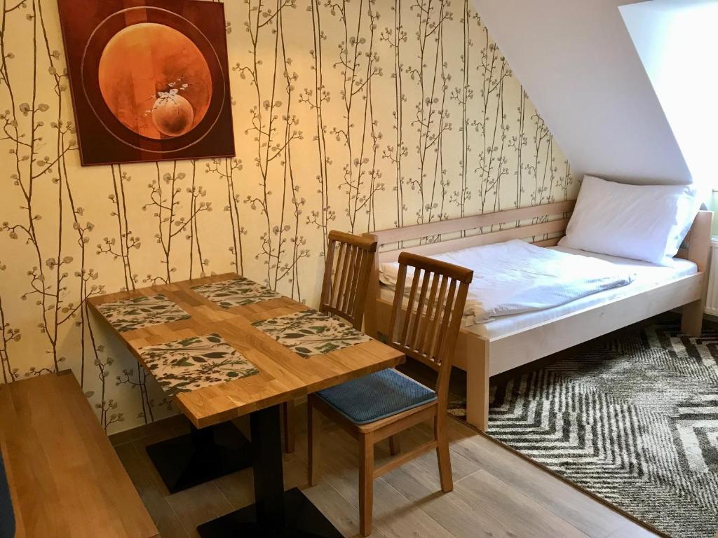 Golden Wood Apartments - Apartment With View