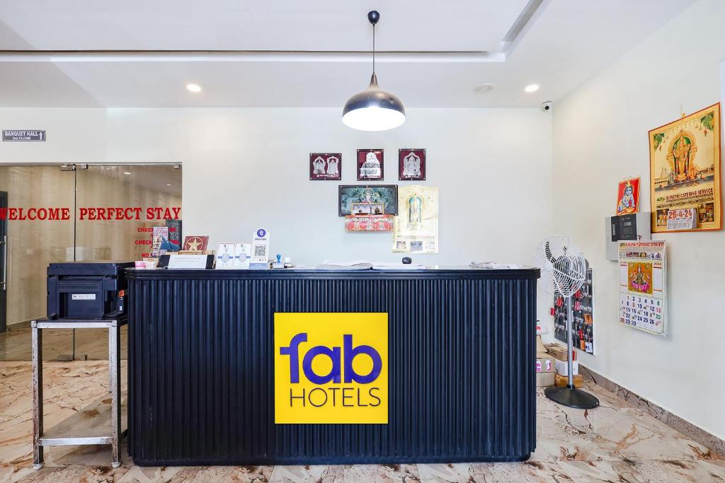 Vstupní hala nebo recepce v ubytování Fabhotel Perfect Stays - Near Chrompet Railway Station