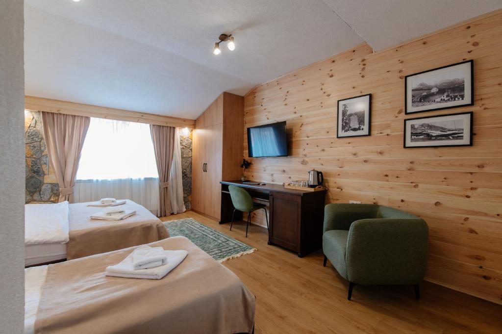 Hotel Zlatni bor - Deluxe Triple Room