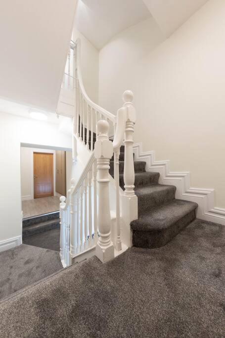 Φωτογραφία από το άλμπουμ του Unit 5 Stunning Oceanview Apartment σε Cobh