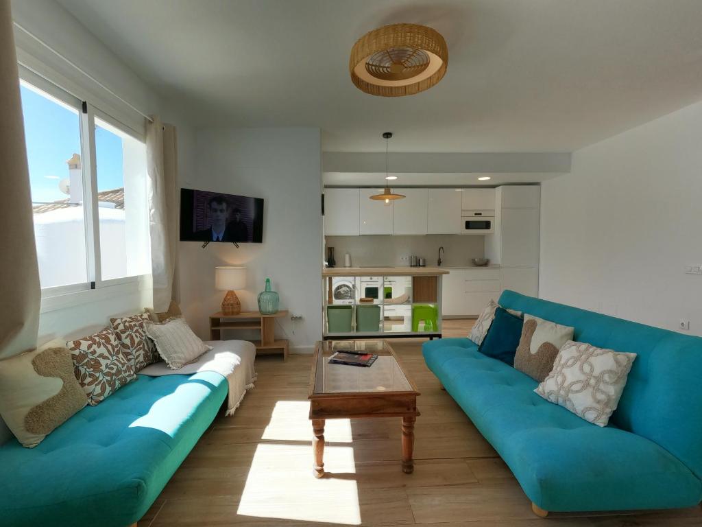 Kuchyňa alebo kuchynka v ubytovaní Preciosa Villa Independiente 100metros playa 10personas, Free Parking, Fully renovated Now