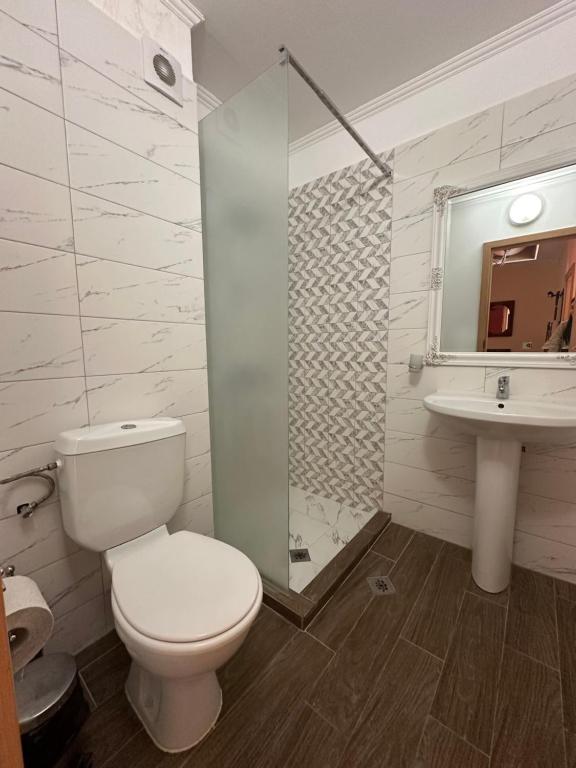 Complex Sands Holiday Apartments - Two-Bedroom Apartment With Free Wifi (6 Adults)