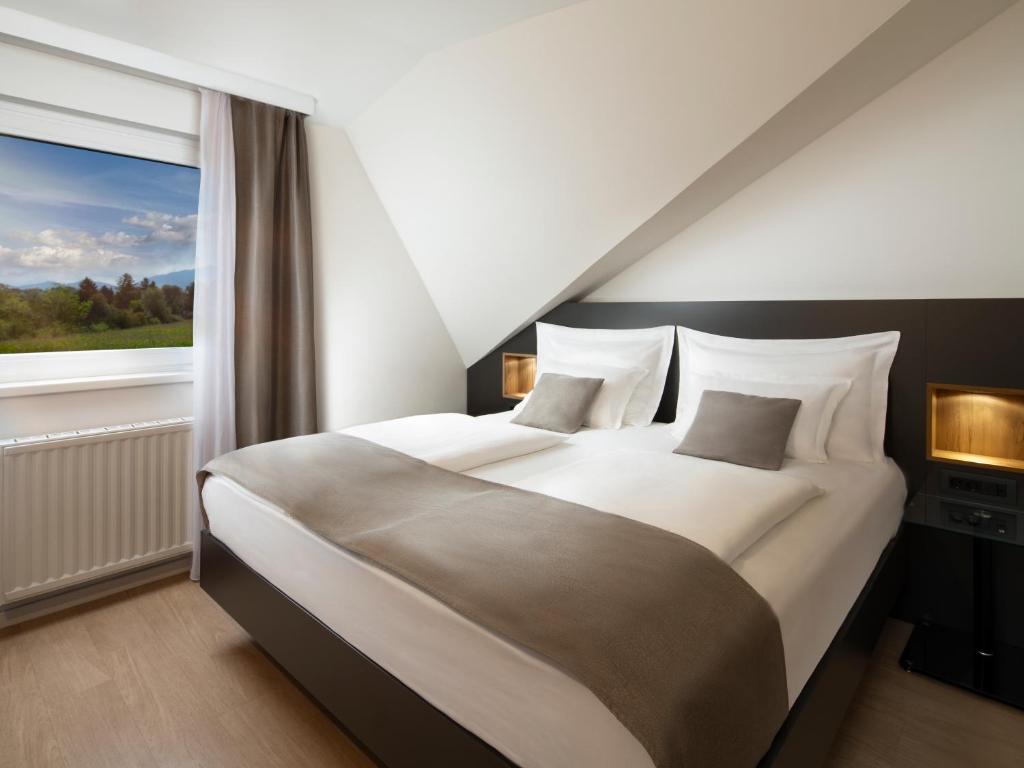 Ahotel Ljubljana - Resim 11