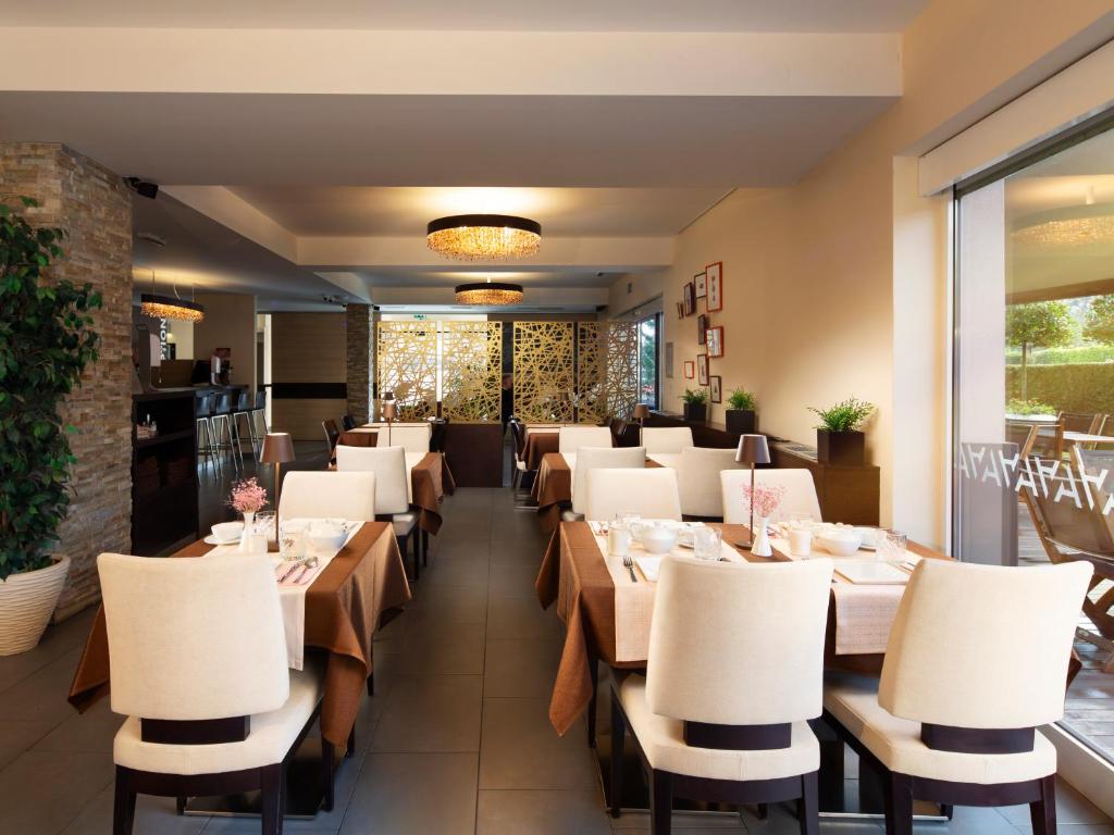 Posezení v ubytování Ahotel Ljubljana