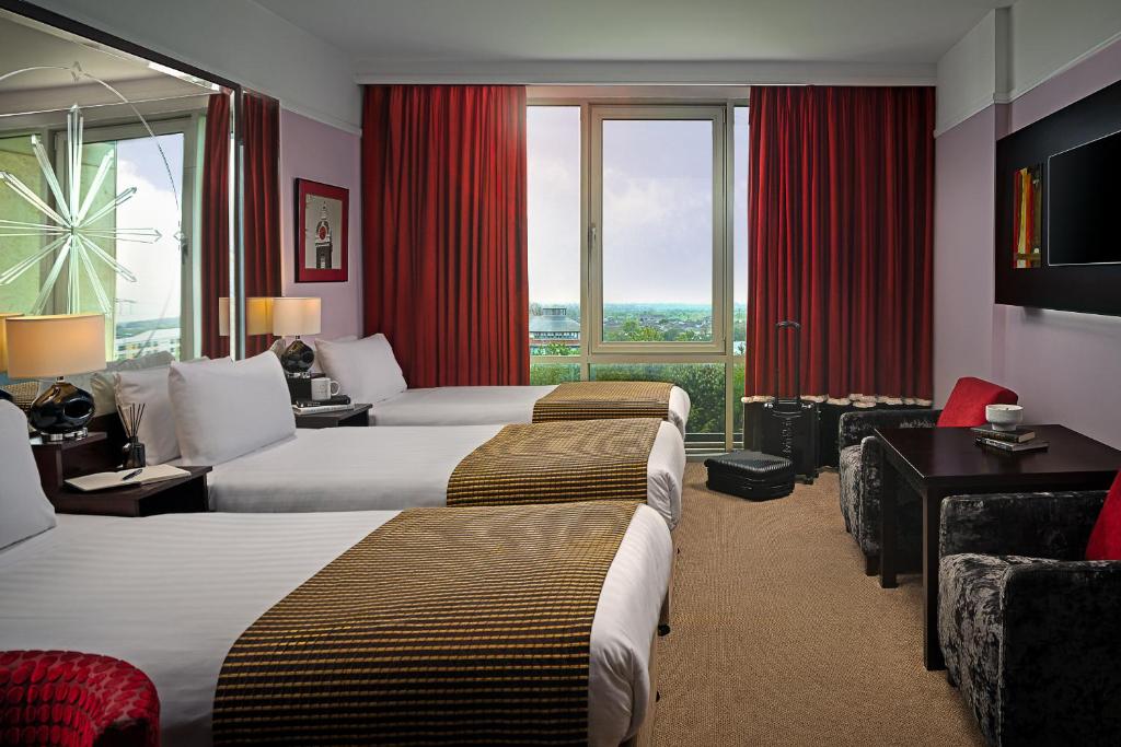 Postel nebo postele na pokoji v ubytování Carlton Hotel Blanchardstown