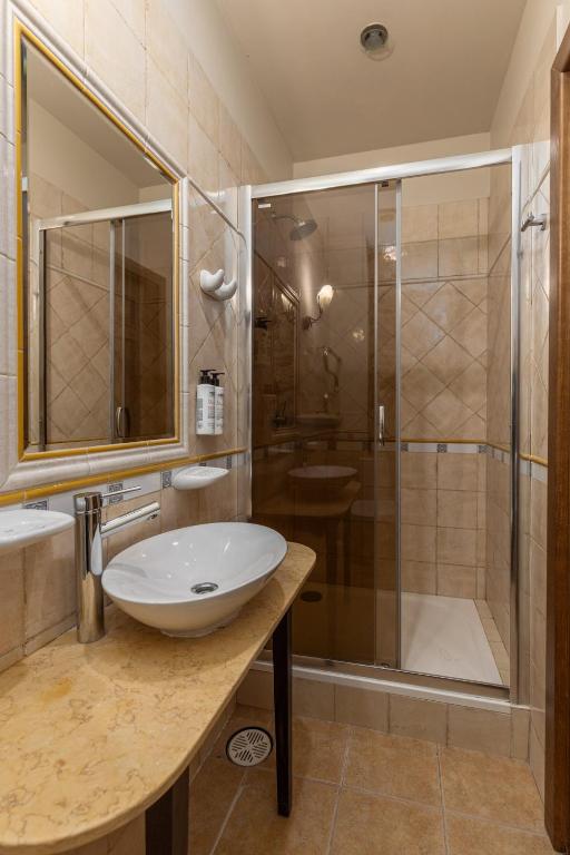 Koupelna v ubytování M5 self-service Boutique Hotel