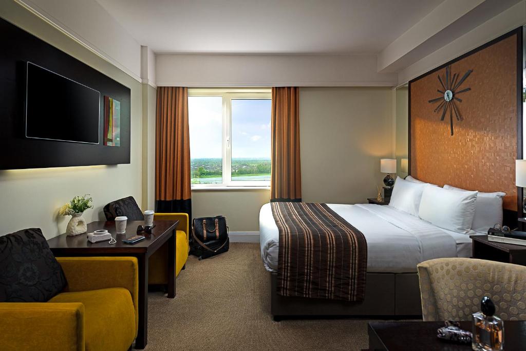 Postel nebo postele na pokoji v ubytování Carlton Hotel Blanchardstown