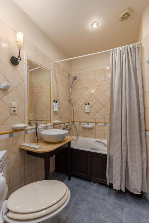 Koupelna v ubytování M5 self-service Boutique Hotel