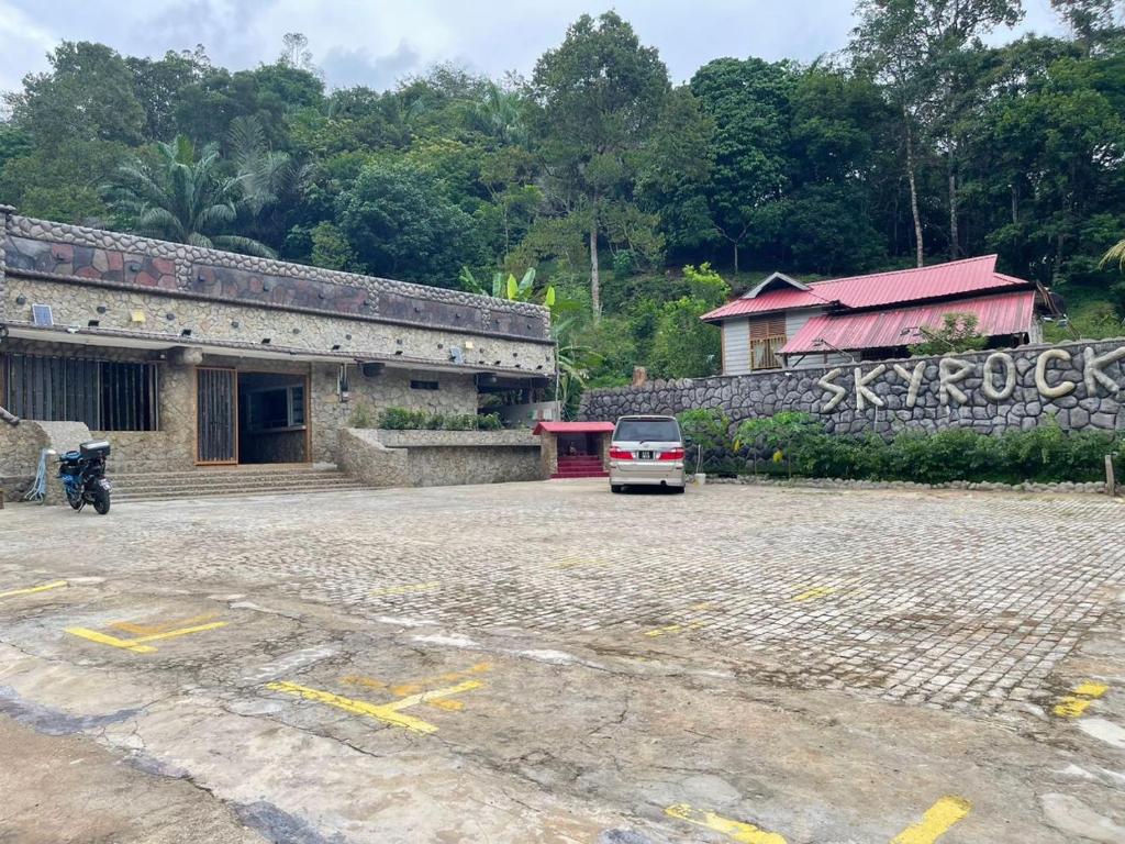 SKYROCK VILLA SG LEMBING - Housity