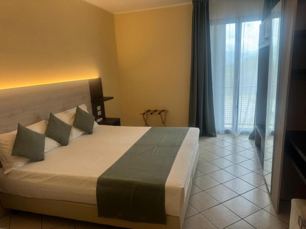 Villa Cesi Resort & Spa - Deluxe Triple Room