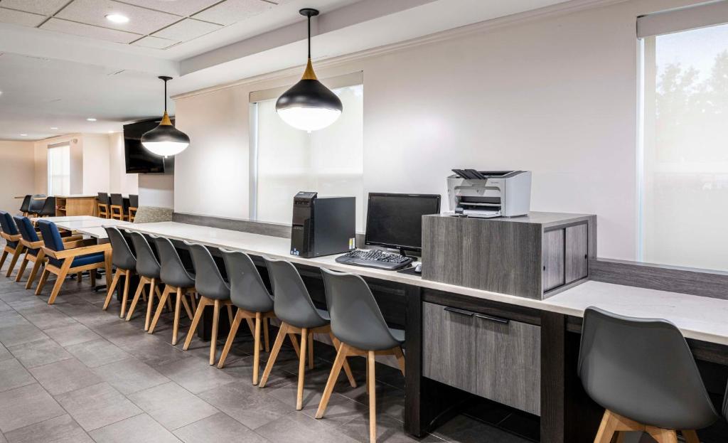 Hyatt House Herndon/Reston photo