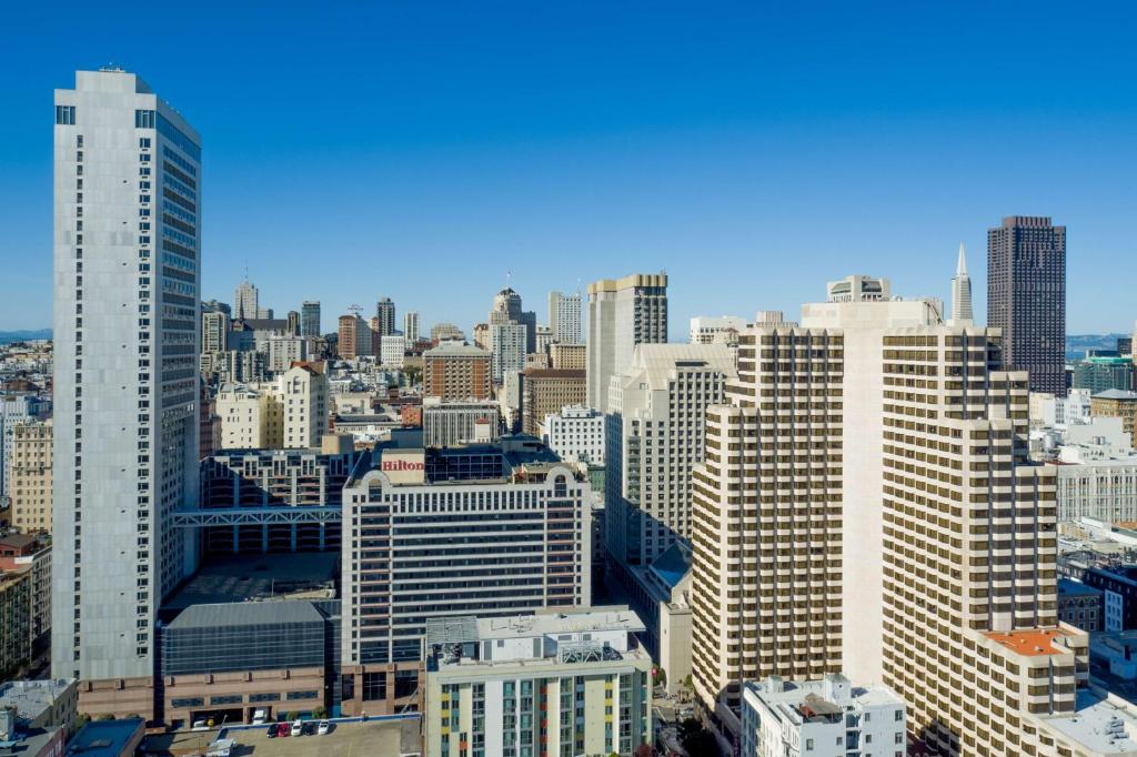 Nespecifikovaný výhled na destinaci San Francisco nebo výhled na město při pohledu z hotelu
