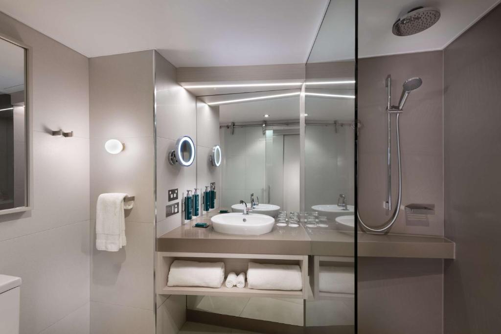 
Executive King Room with View
