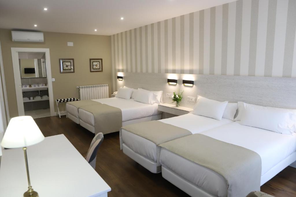 VÍA XIX - Family Room